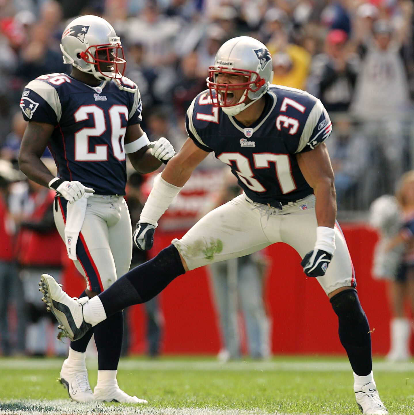 2004: New England wins record 19th straight game